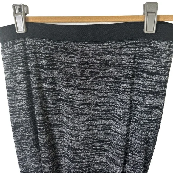 T by ALEXANDER WANG knit black and white mini skirt in size medium - Picture 4 of 5